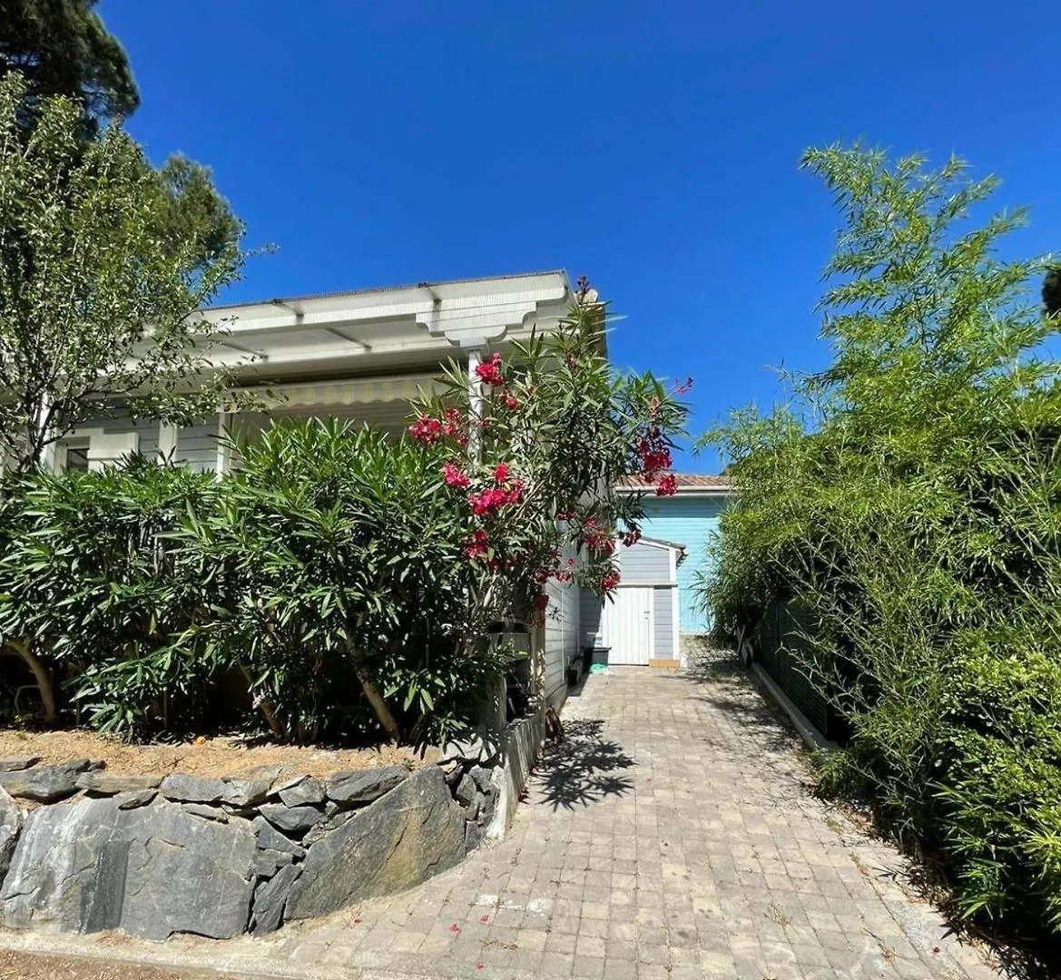 Gasmim18 - Golfe De St-Tropez - Chalet Bien Equipe Et Amenage Dans Domaine Arbore Gassin